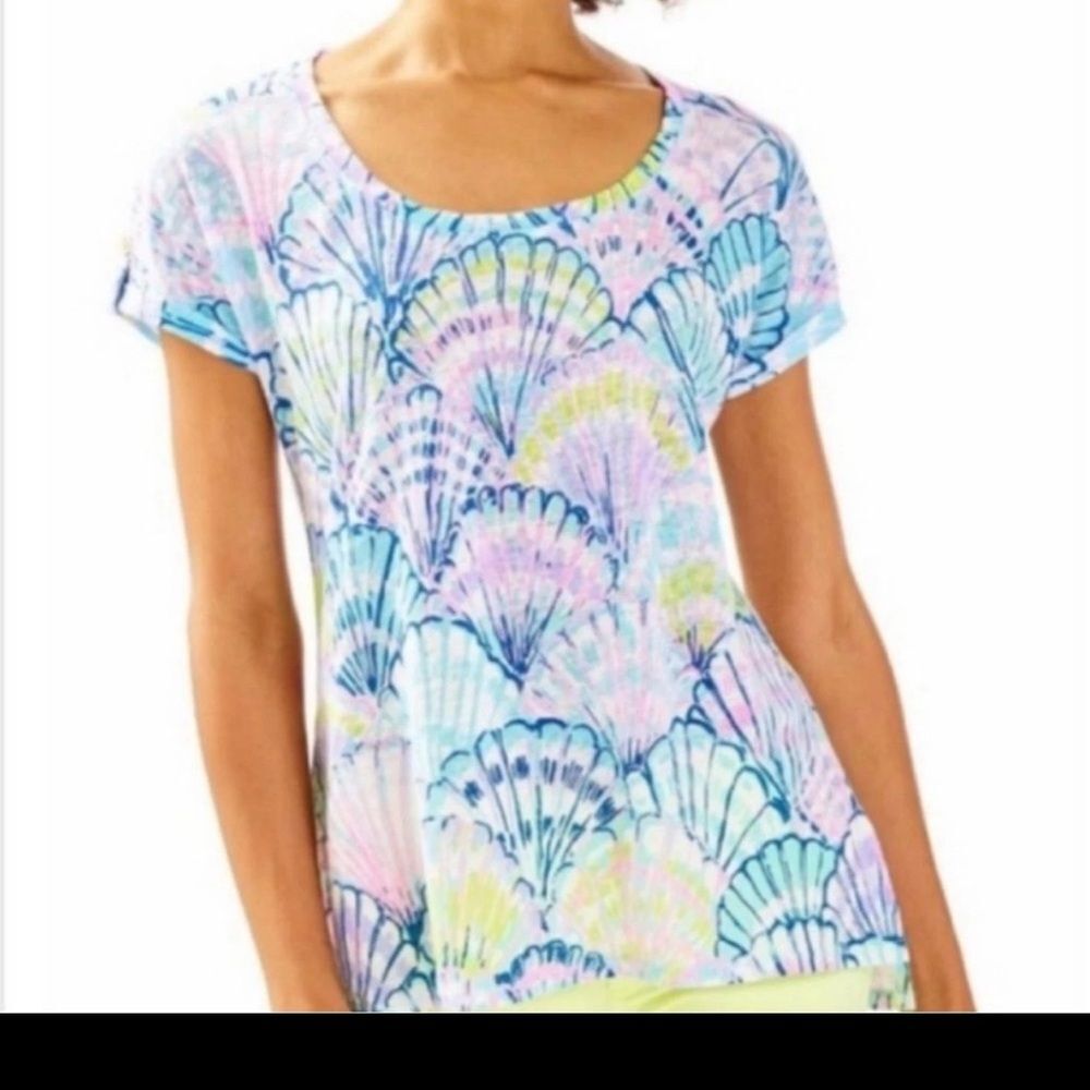 Lilly‎ Pulitzer sea shell linen top with gold buttons on shoulder